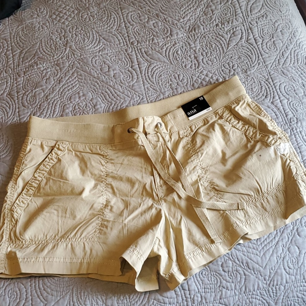 A.N.A Shorts